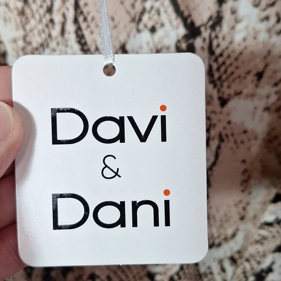 NWT DAVI & DANI Beige Snake Print Dress (Runs Small) ( BUY IT NOW) - Picture 4 of 5